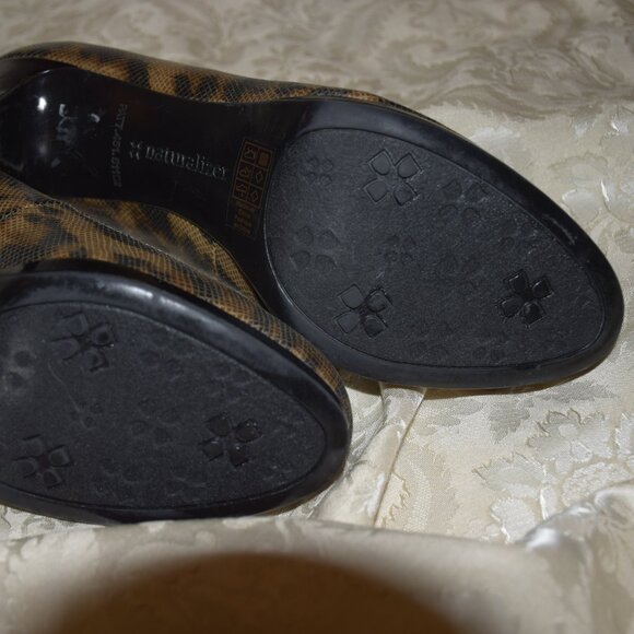NATURALIZER N5 Comfort Heels Leopard Print Size 7.5 - Picture 7 of 8